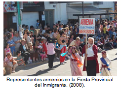 Representantes armenios en la Fiesta Provincial del Inmigrante. (2008).   